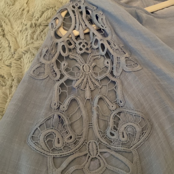 Beautiful baby blue top size XL. $9 - Picture 3 of 4